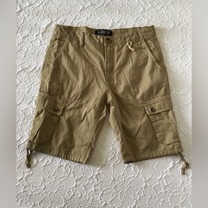 Men’s khaki shorts